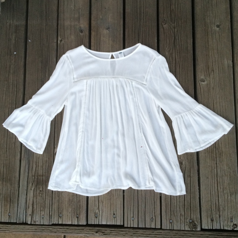 WHITE BELL SLEEVE TOP